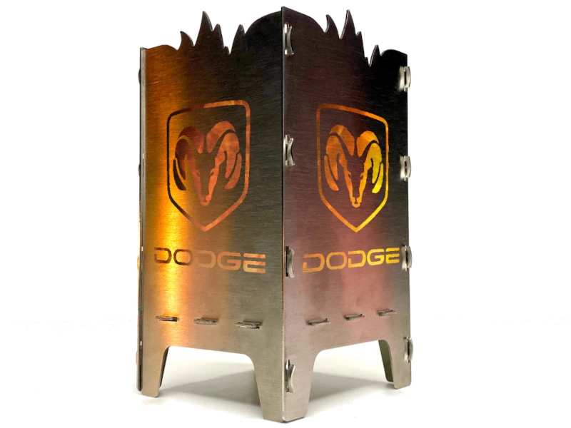 Gelasertes Dodge Challenger Teelicht von SteelfireboxX